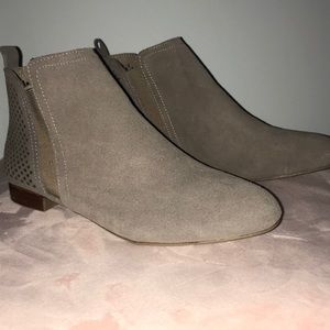 BRAND NWOT Steve Madden Slip On Bootie